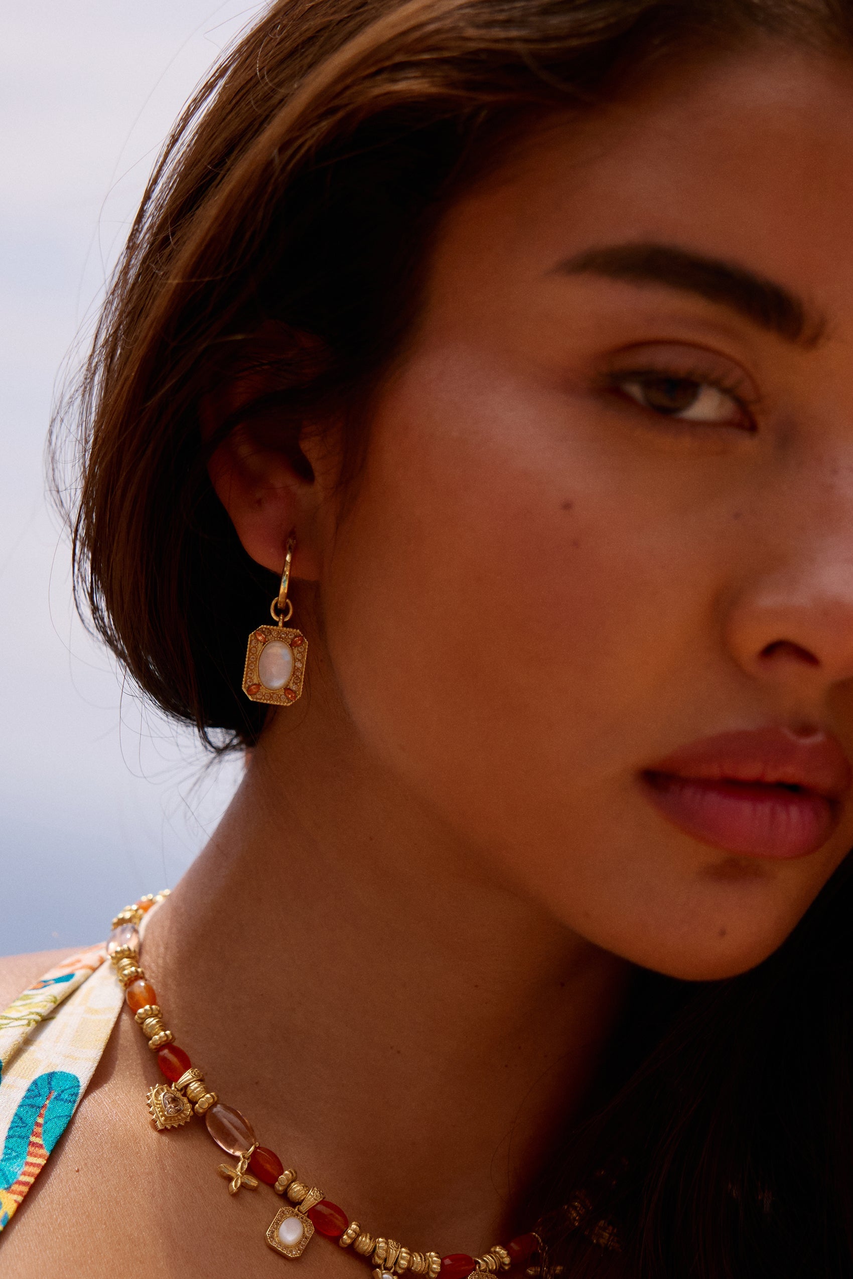 De Fashion Club l Azela Earrings in Pearl