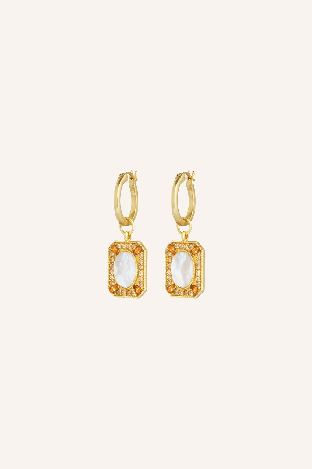 De Fashion Club l Azela Earrings in Pearl